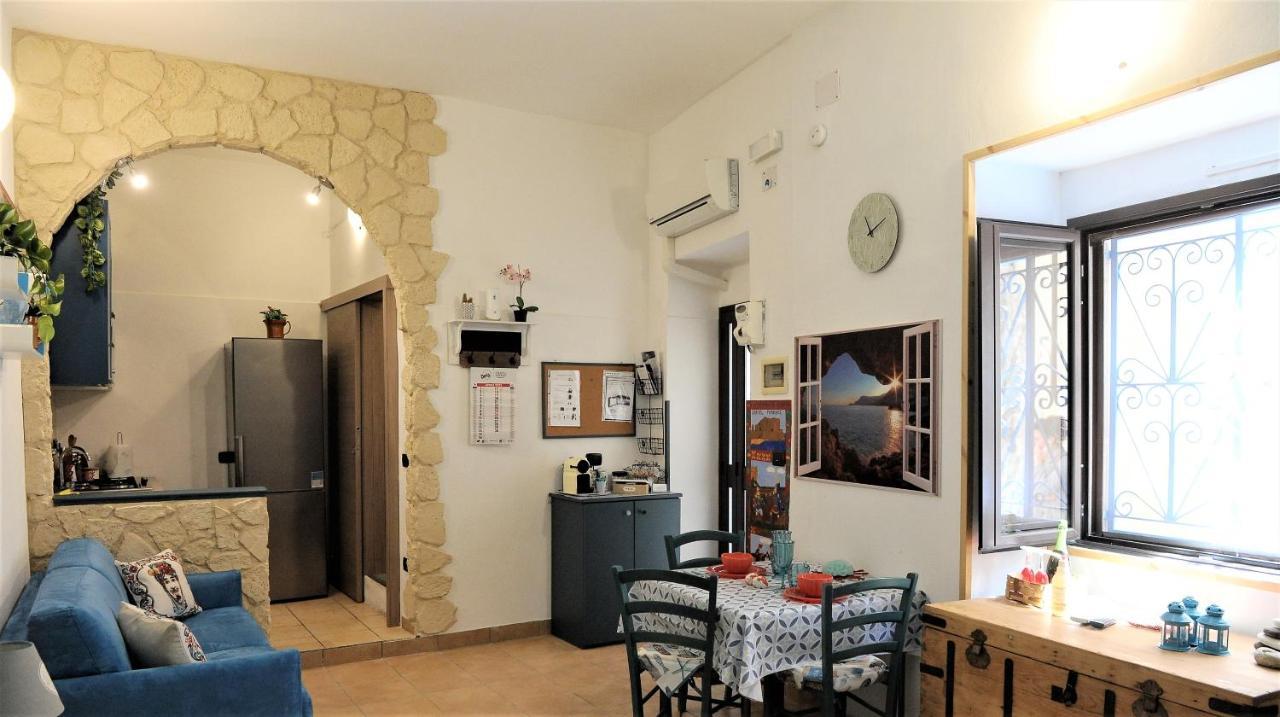 Ortigia Castel Maniace Apartment Syracuse Ngoại thất bức ảnh