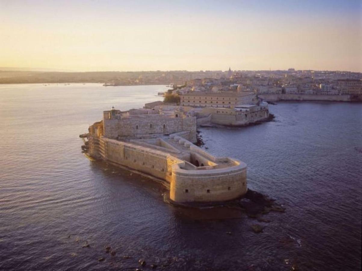 Ortigia Castel Maniace Apartment Syracuse Ngoại thất bức ảnh